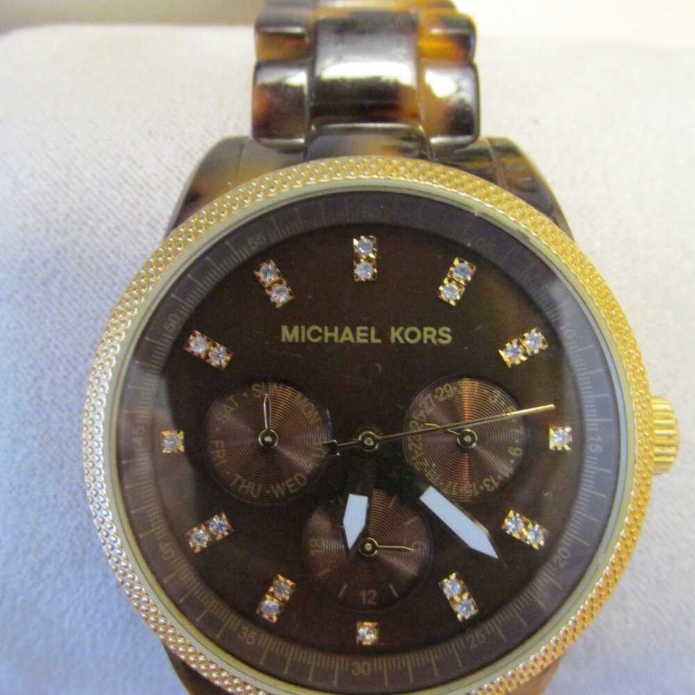 A16-Michael Kors Runway Pavé Gold-Tone Tortoise Shell Acetate MK5038 box & Book - Picture 3 of 7